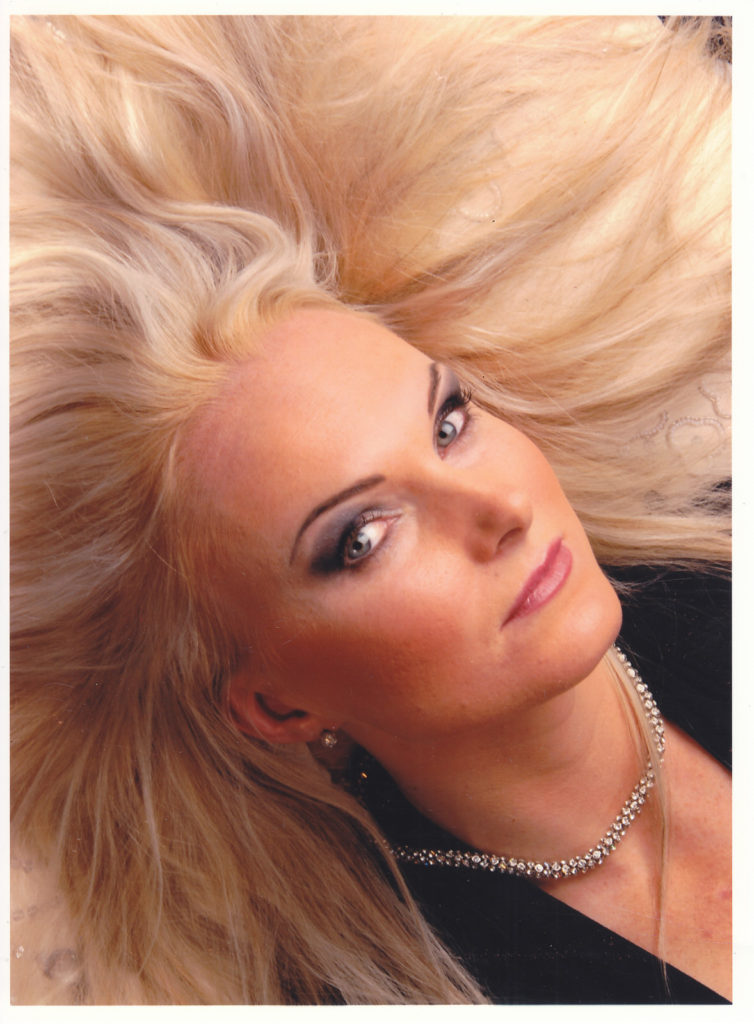 DOMINIKA - Hauptfoto